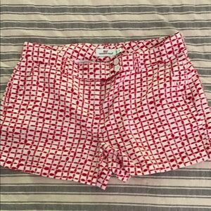 Vineyard Vines Red and White Shorts Geometric Print